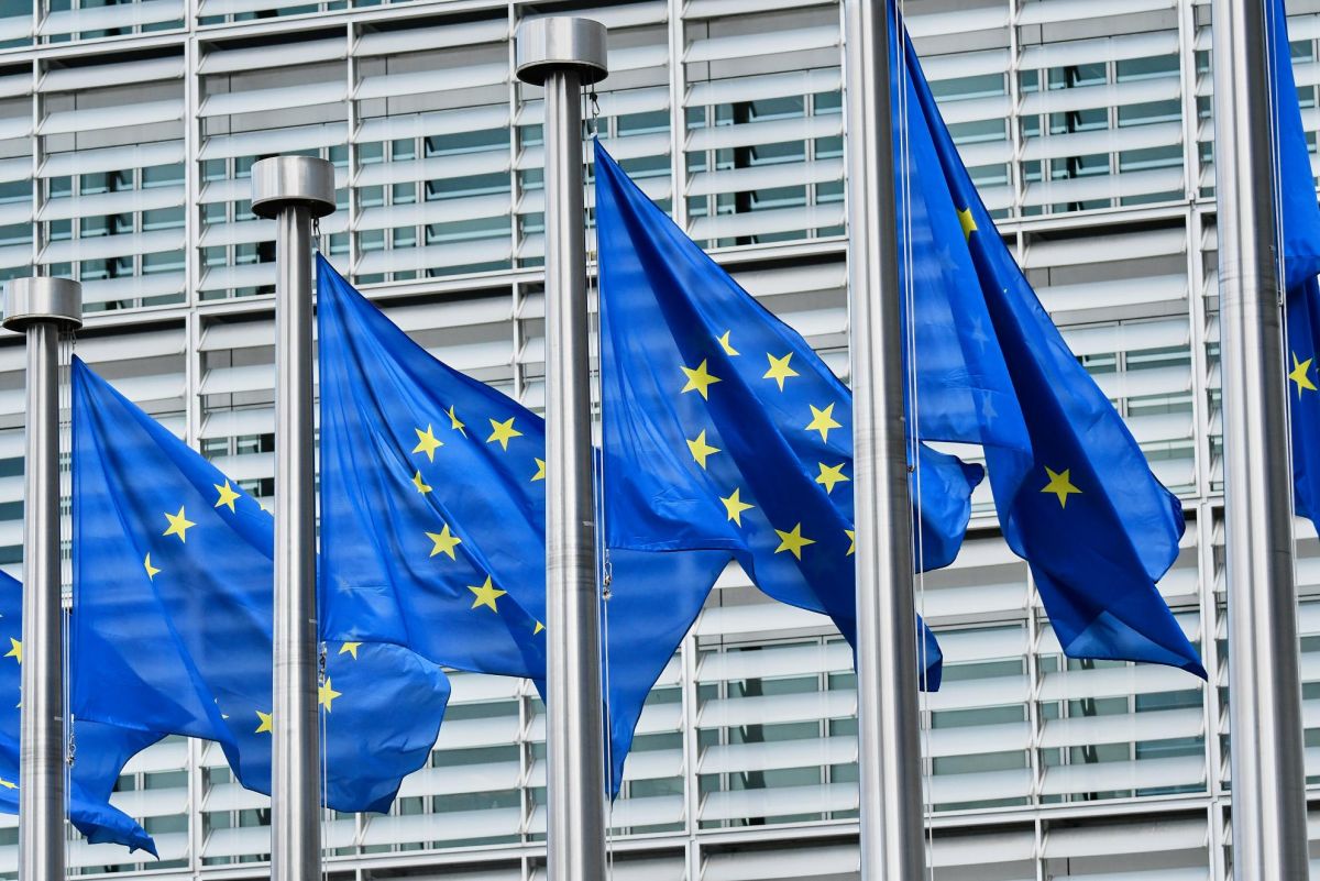 Comisso prope antecipar elementos do Pacto em matria de Migrao e Asilo e apresentar primeira lista europeia de pases de origem seguros