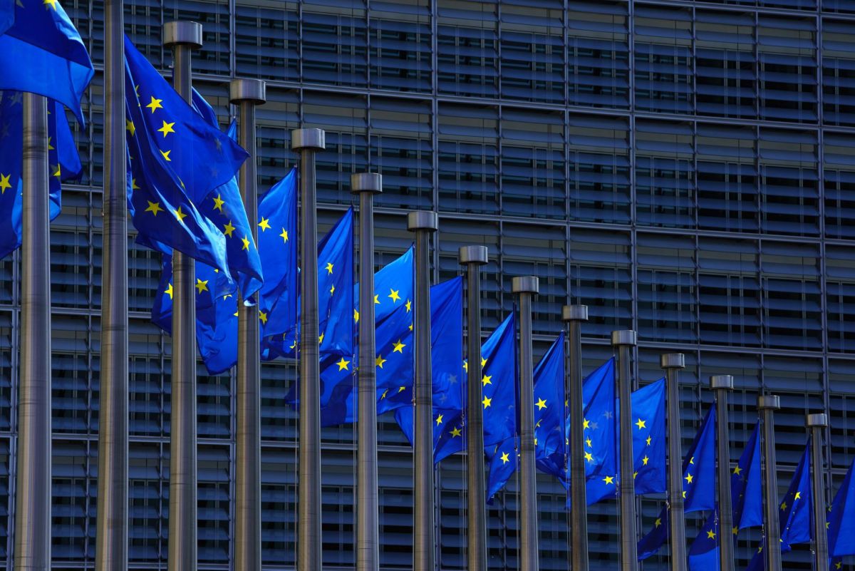 Comisso Europeia multa Apple e a Meta ao abrigo do Regulamento Mercados Digitais